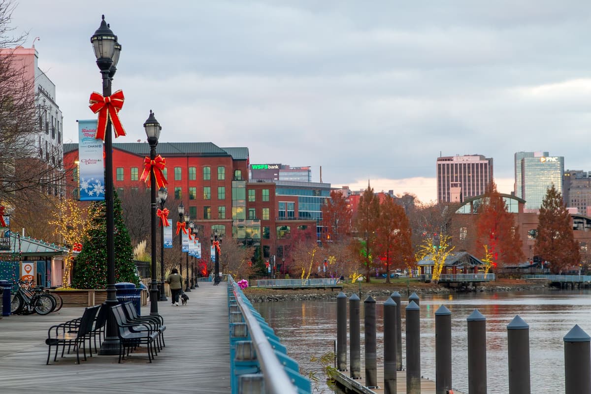 Delaware city skyline